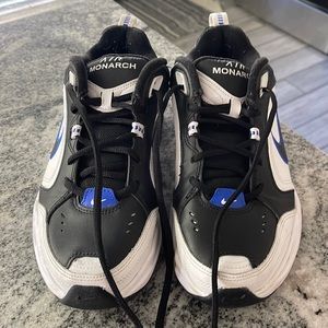 Nike Air Monarch 8.5 Mens Like New